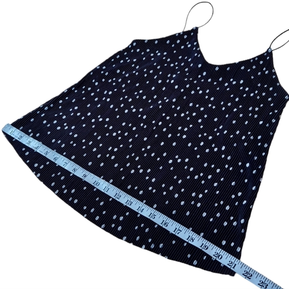 Papermoon Flared Tank Top Womens Size Medium Black Pleated New Stretch - Picture 5 of 12